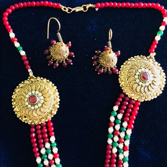 14k Gold Plated Necklace & Earrings Set - Picture 4 of 9